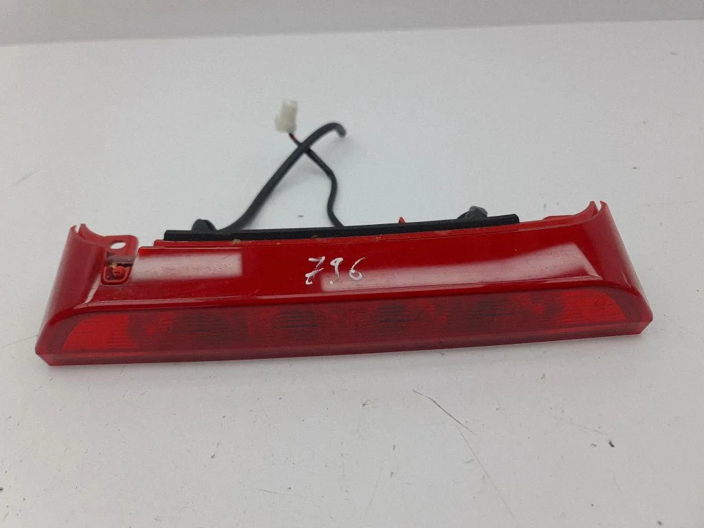 Papildu stopgaismas lukturis