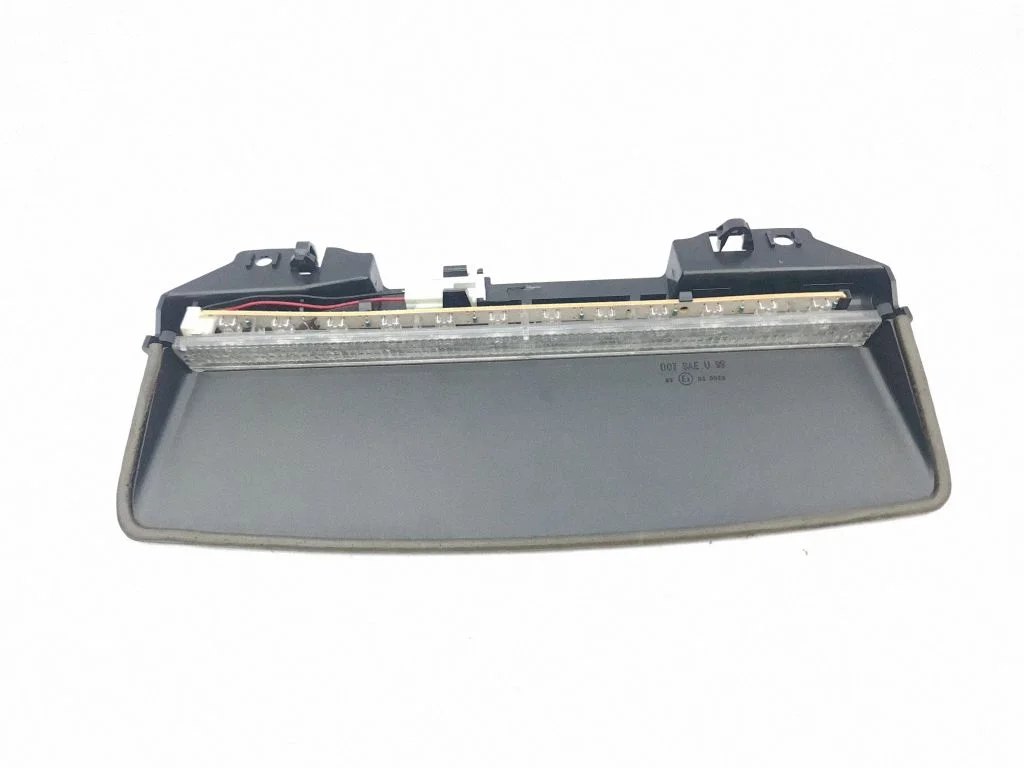 Third/center stoplight 1X4313A613BA
