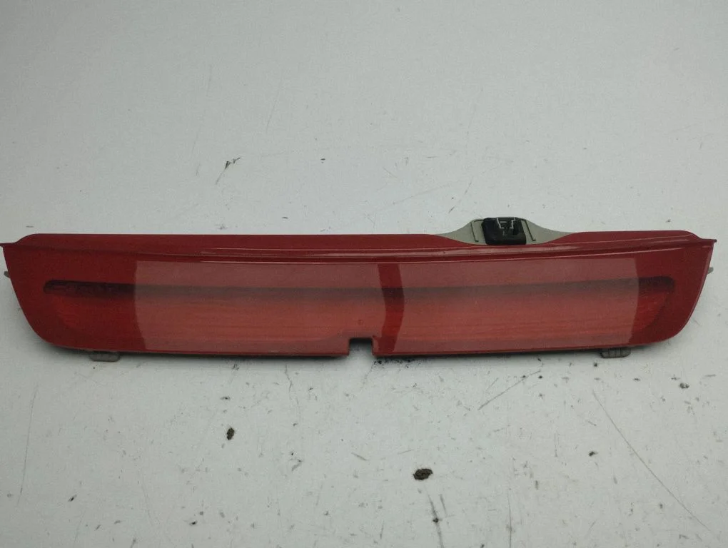 Papildu stopgaismas lukturis A2468200156