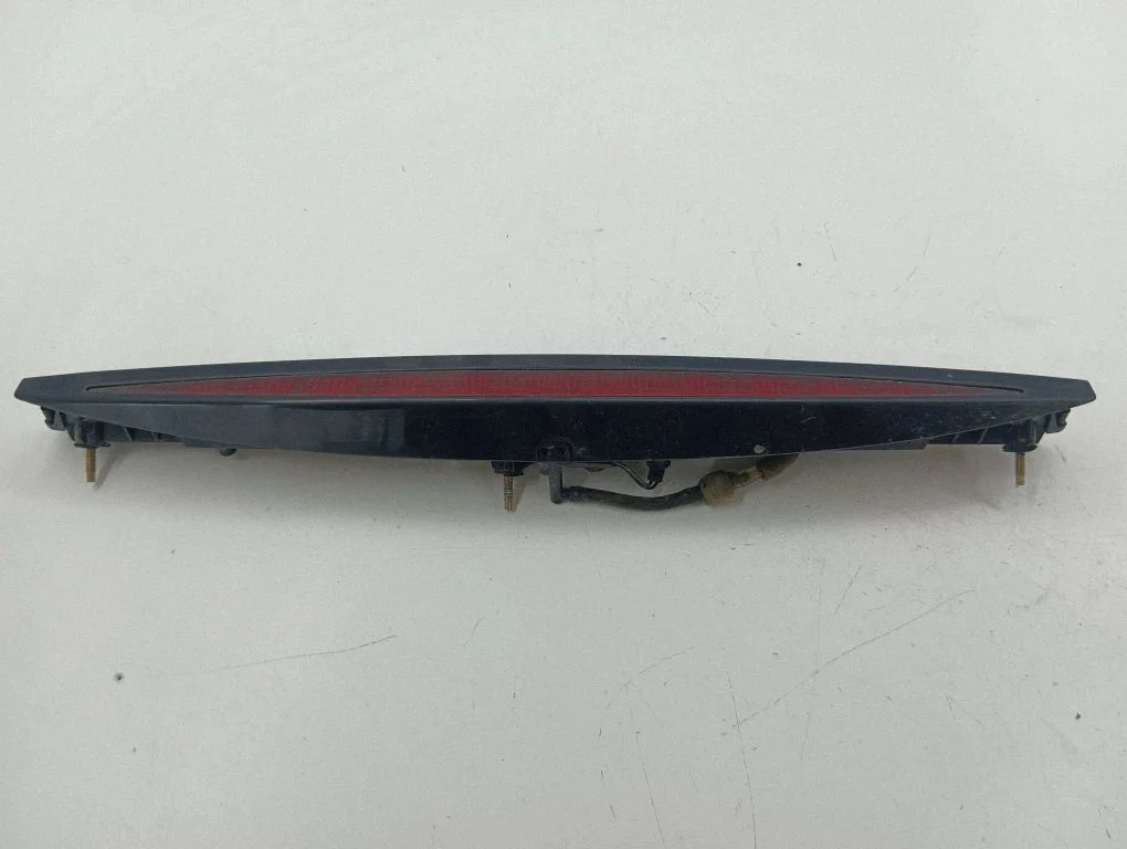 Third/center stoplight