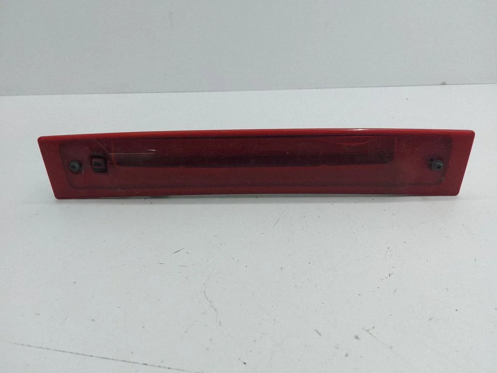 Third/center stoplight – Volvo XC90 (2003-2006)