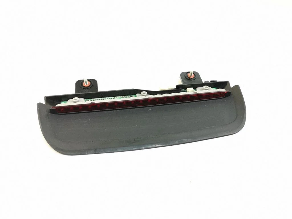 Third/center stoplight 927003Z300