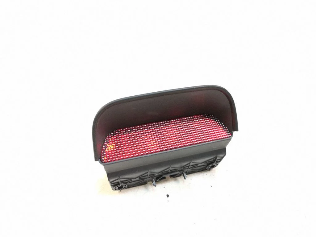 Third/center stoplight