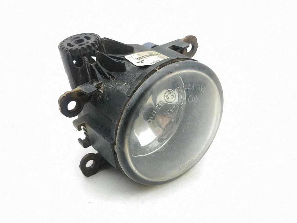 Front fog light A044633