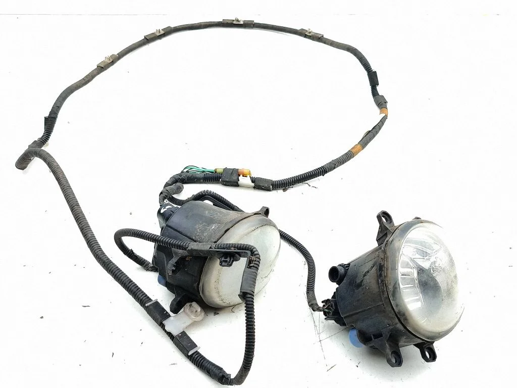 Front fog light 812200W040
