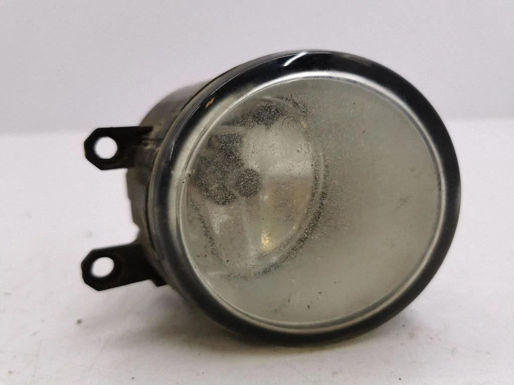 Front fog light – Toyota Avensis T250 (2003-2006)