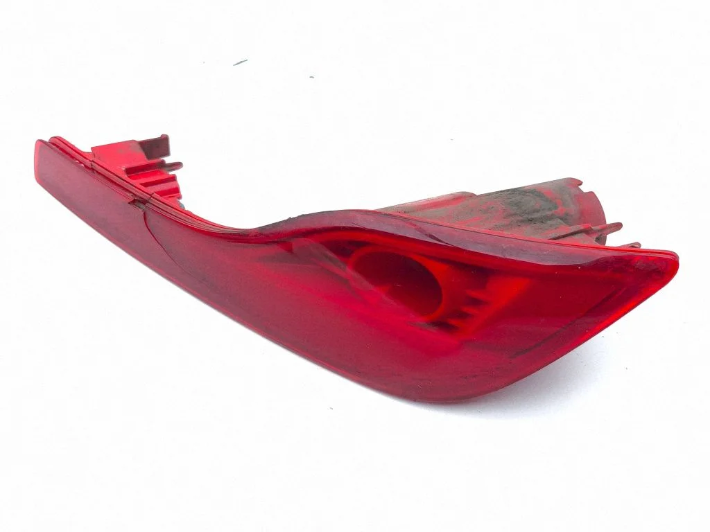 Rear tail light reflector – left