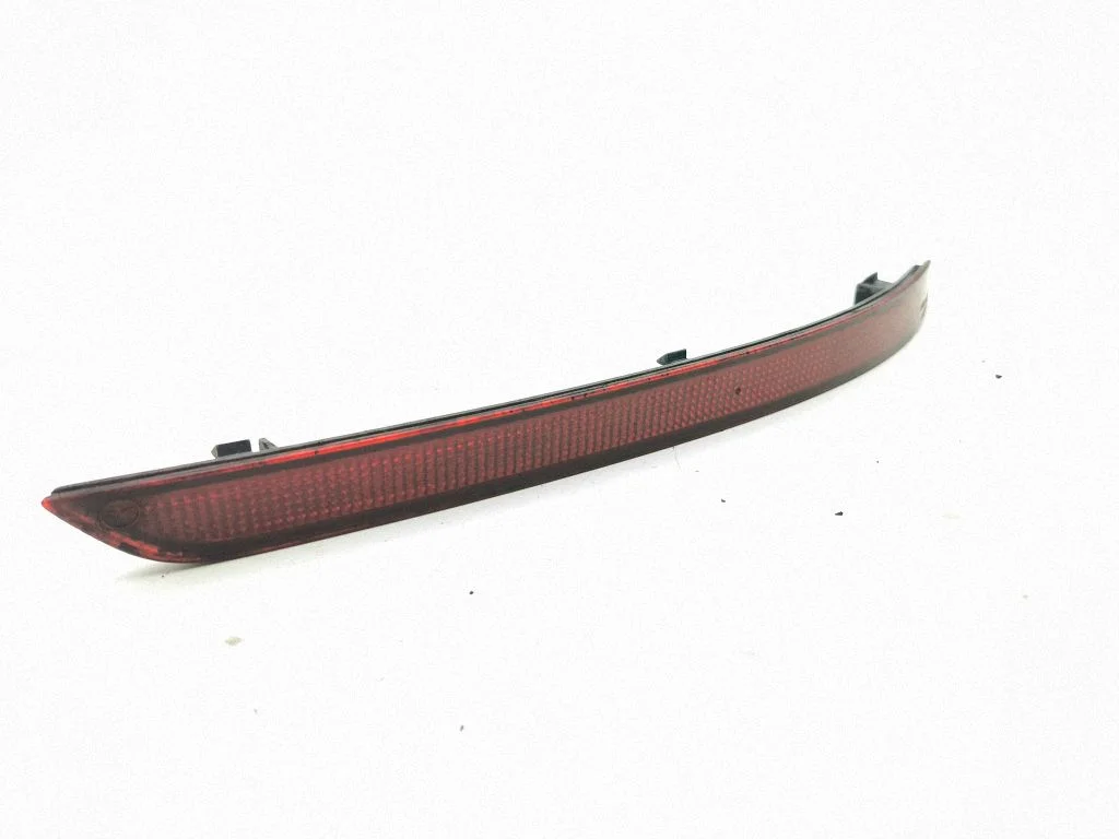 Rear tail light reflector A048318