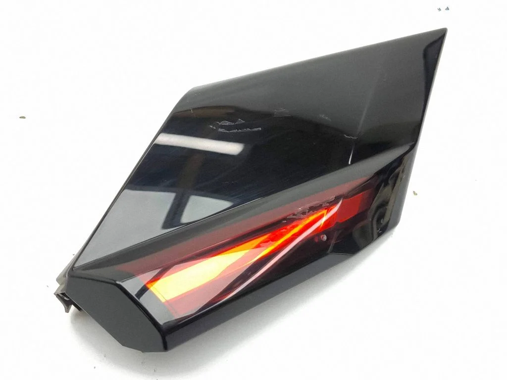 Rear tail light reflector 9835109680