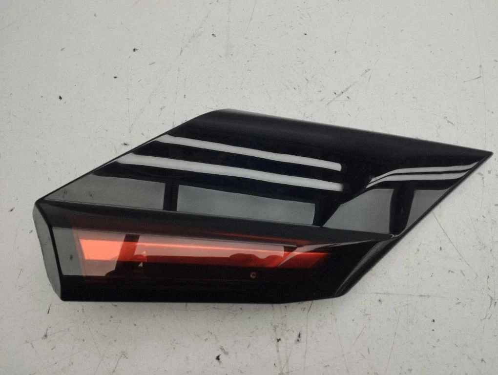 Rear tail light reflector 9835109680