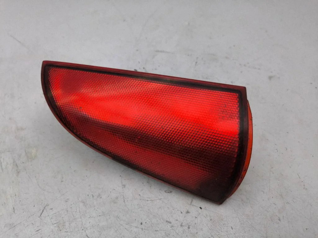 Rear tail light reflector 96466101