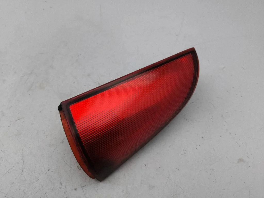 Rear tail light reflector 96468600