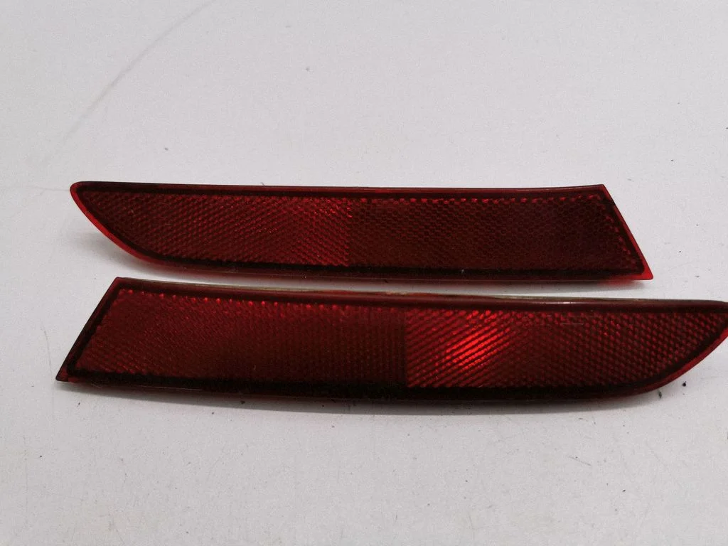 Rear tail light reflector EH44515L0