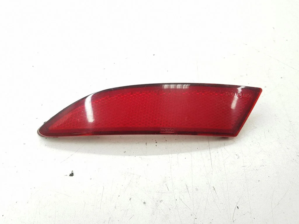 Rear tail light reflector BM51515C0AD
