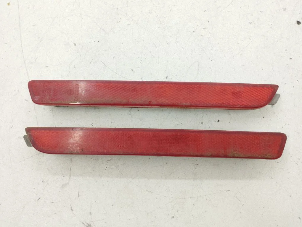 Rear tail light reflector E11020647