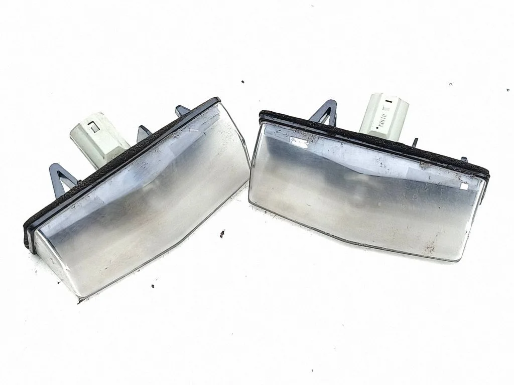 Number plate light A045053