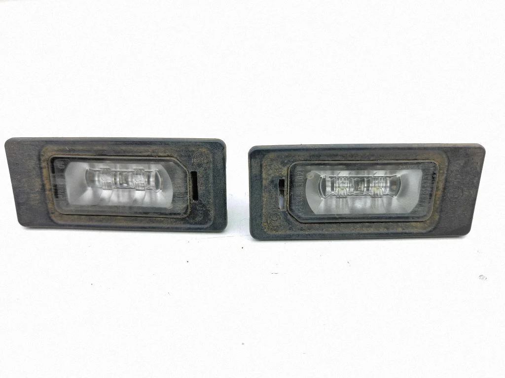 Number plate light A046341