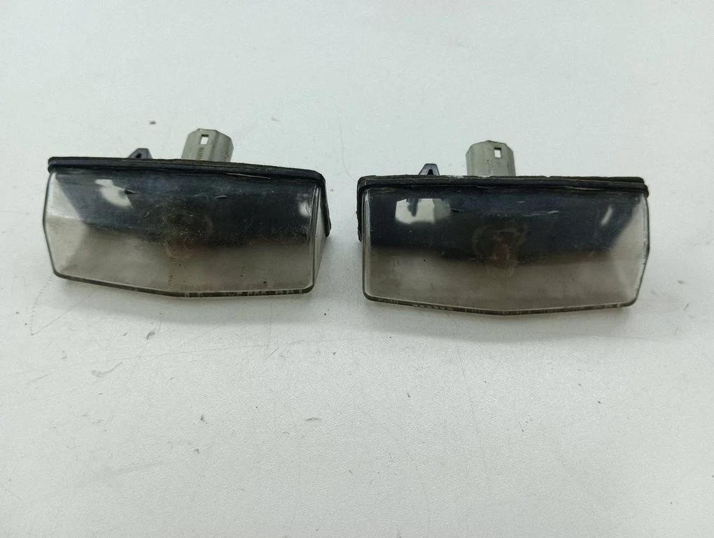 Number plate light E130551