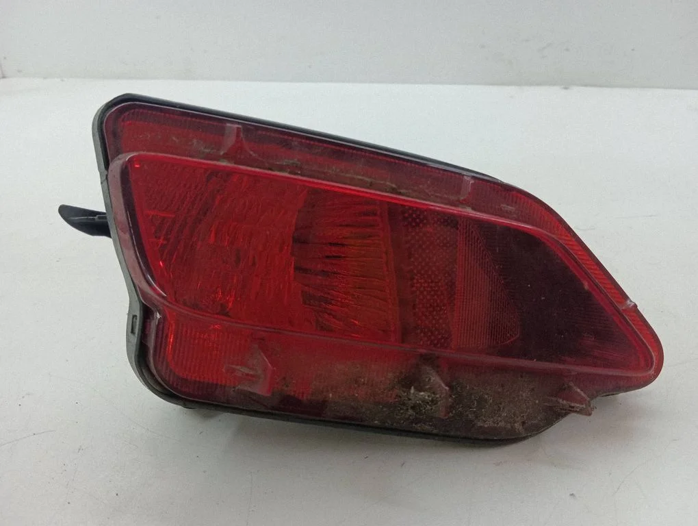 Rear fog light – Toyota RAV 4 (XA40) (2012-2018)
