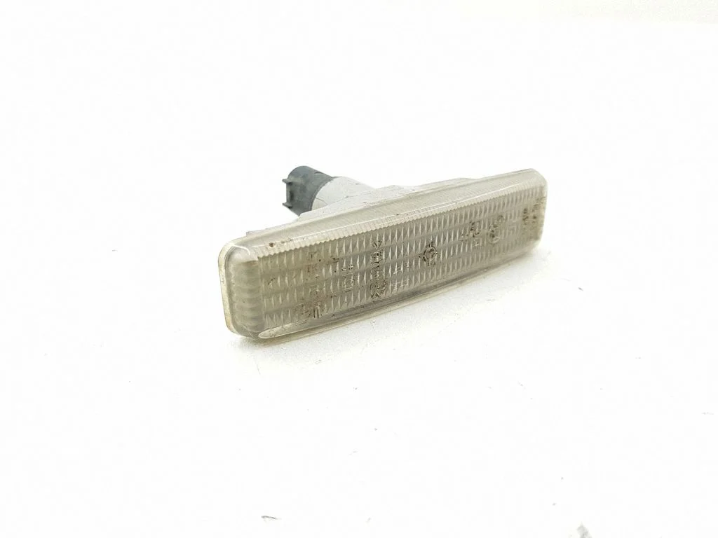 Spārna pagrieziena lukturis 9407958