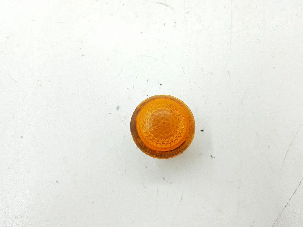 Front fender indicator light 9T1613K376AA