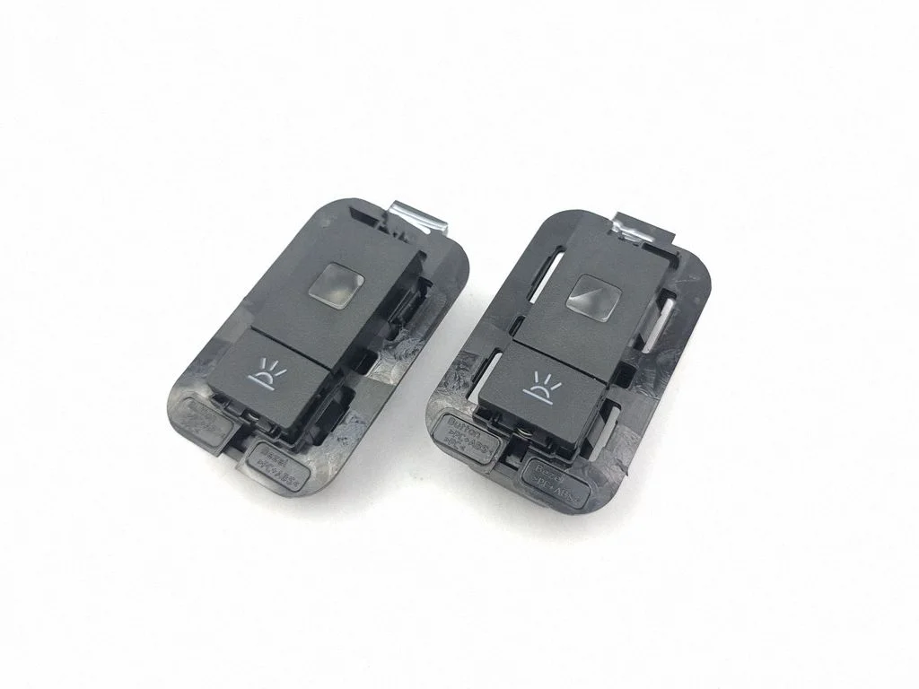 Rear seat light 9834315680