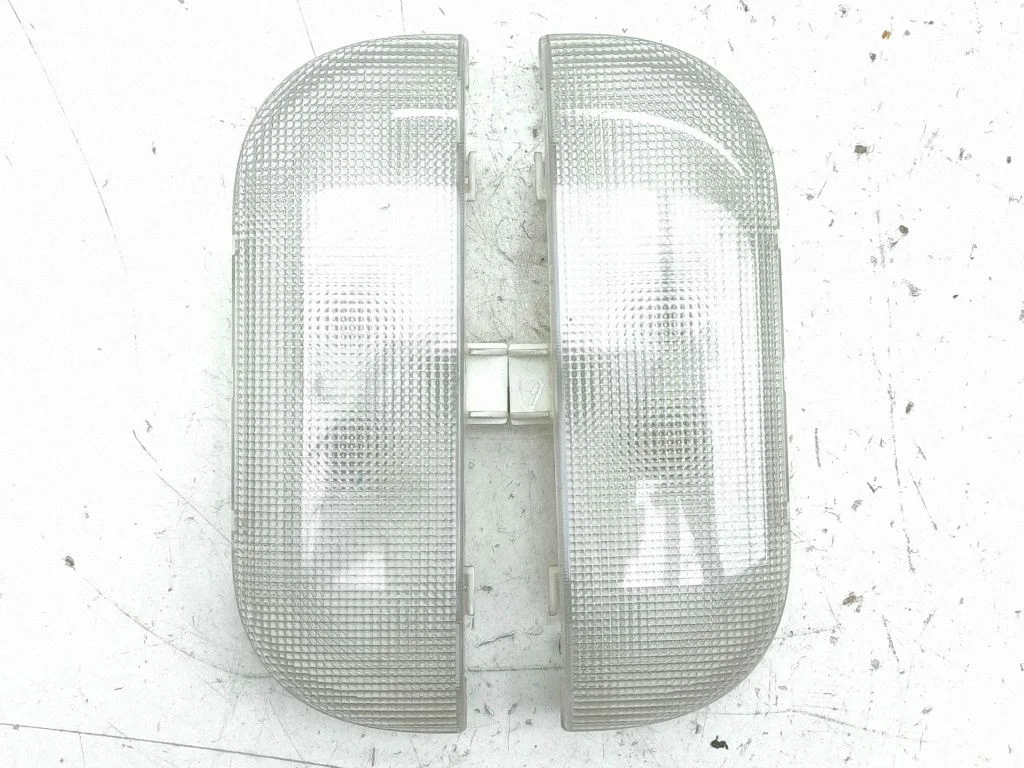 Rear seat light 04685678AA