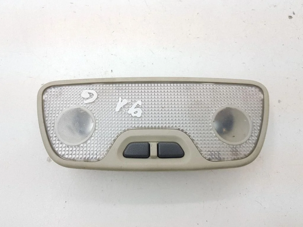 Aizmugurējo sēdvietu apgaismojuma lukturis 9178936