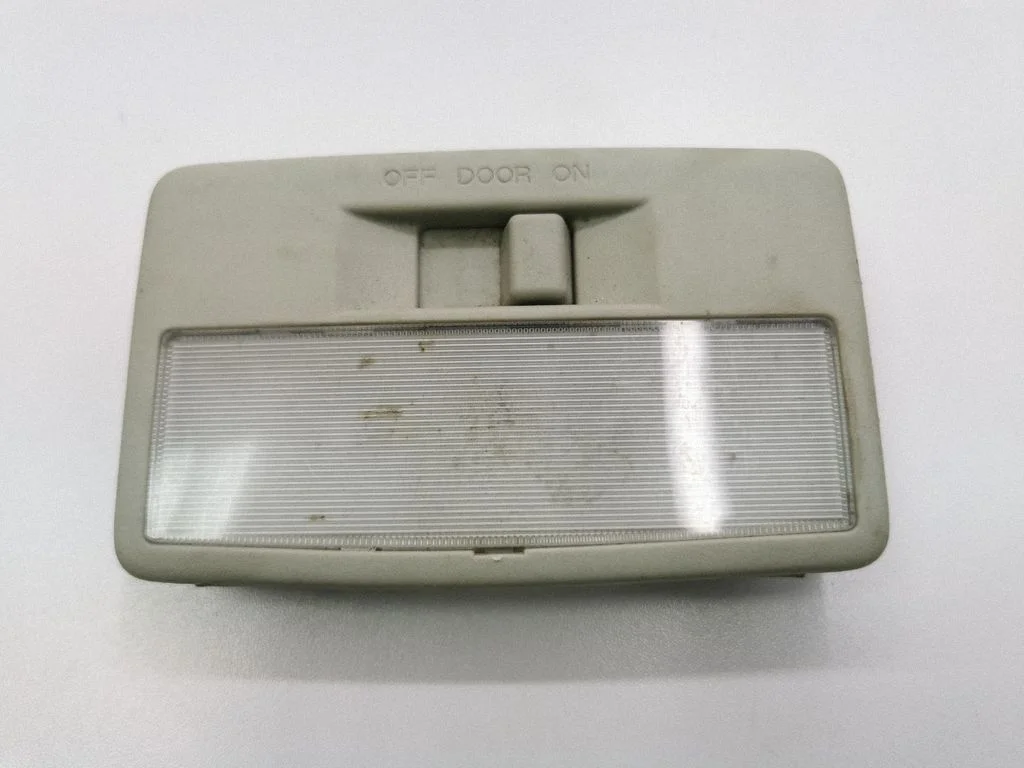 Rear seat light C23551310