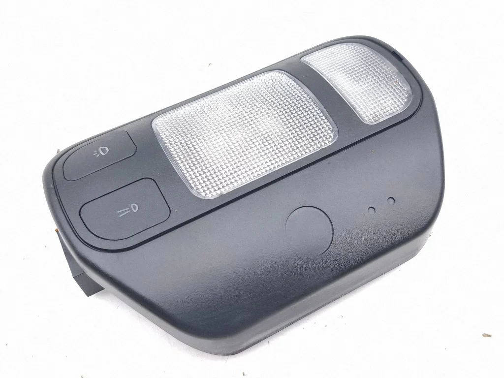 Front seat light B032