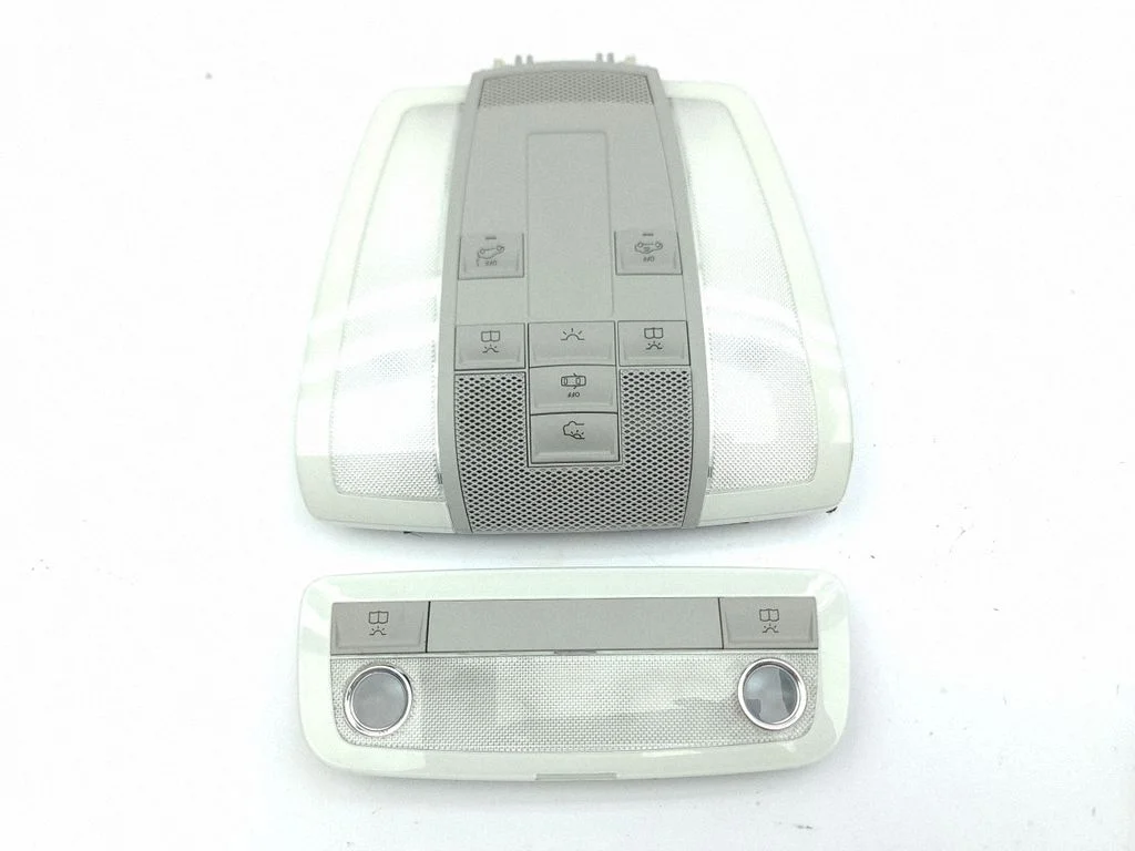 Esiistmete valgustustuli A2048200823