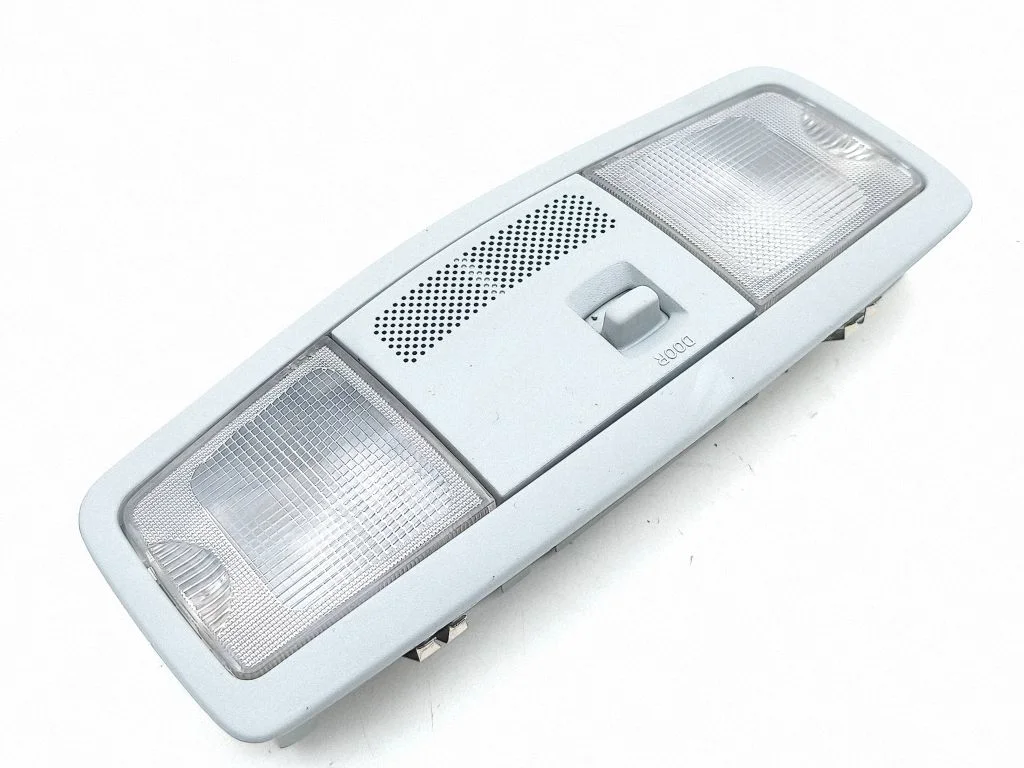 Esiistmete valgustustuli 8401A009