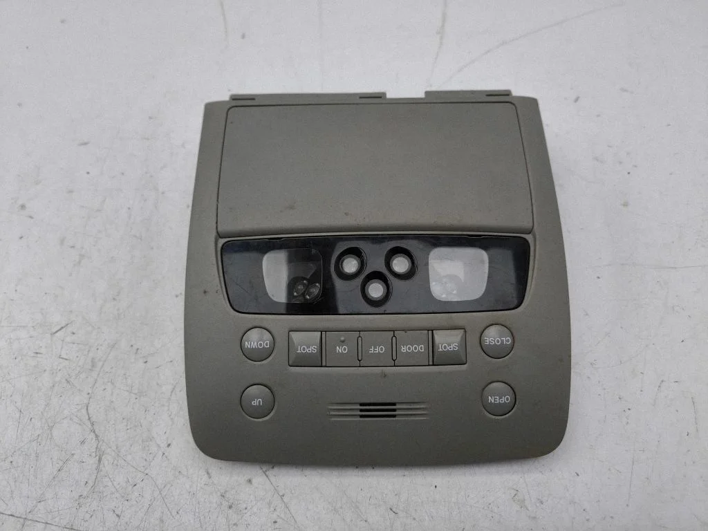 Lampka przednich siedzeń – Lexus GS 300 350 430 450H (2005-2012)