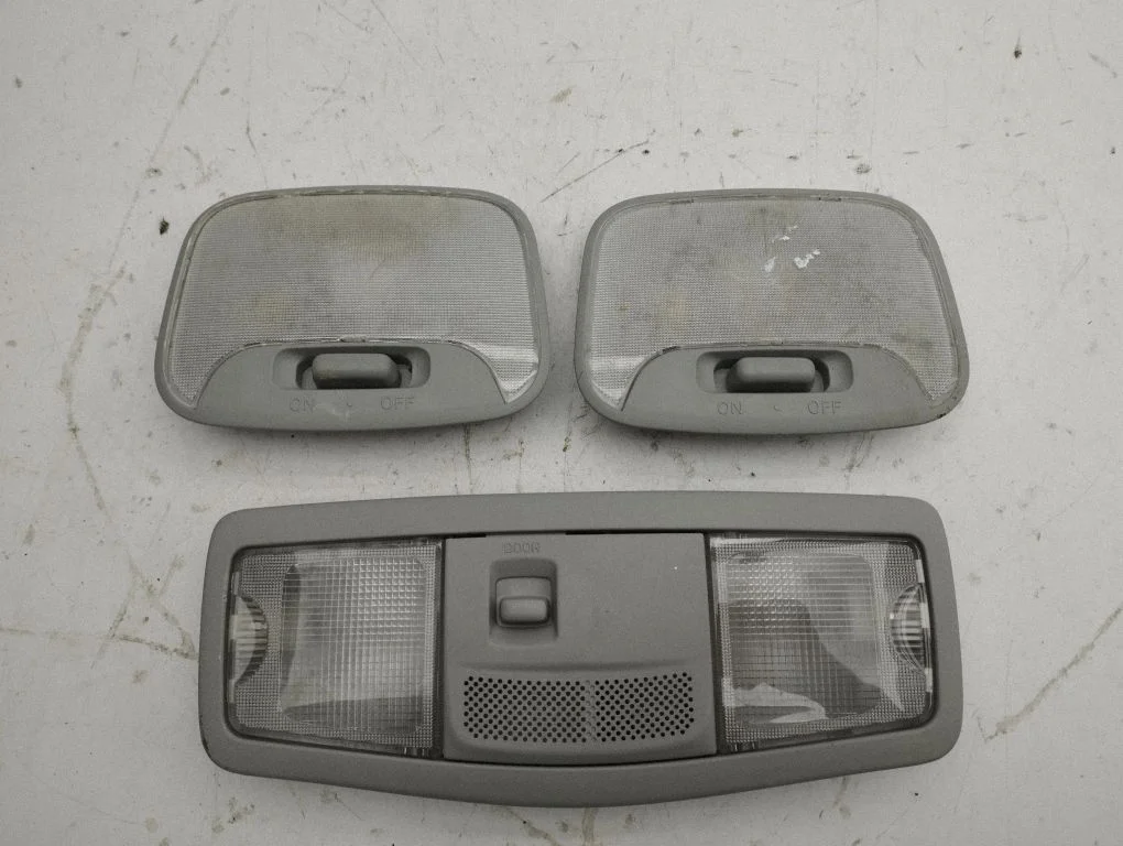 Front seat light 8401A009ZZ