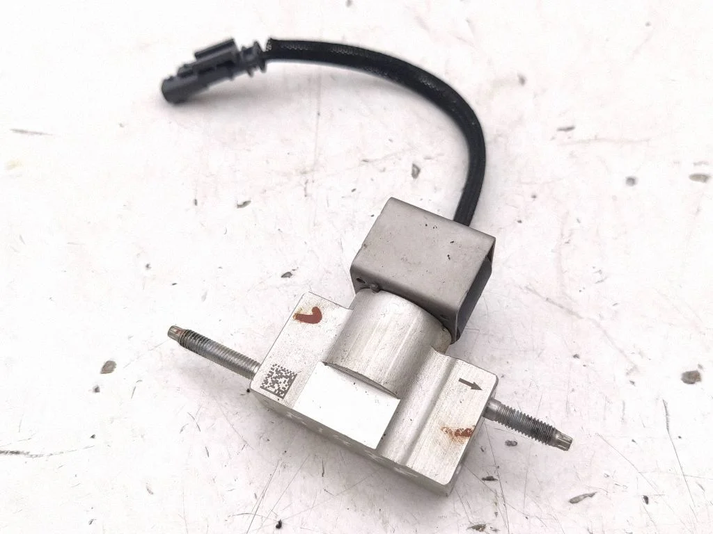Air conditioning (A/C) expansion valve T588455