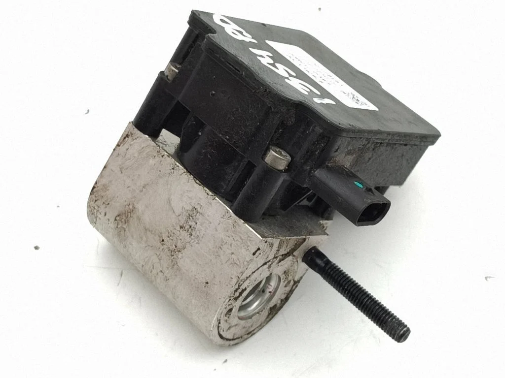 Air conditioning (A/C) expansion valve 97626CV200