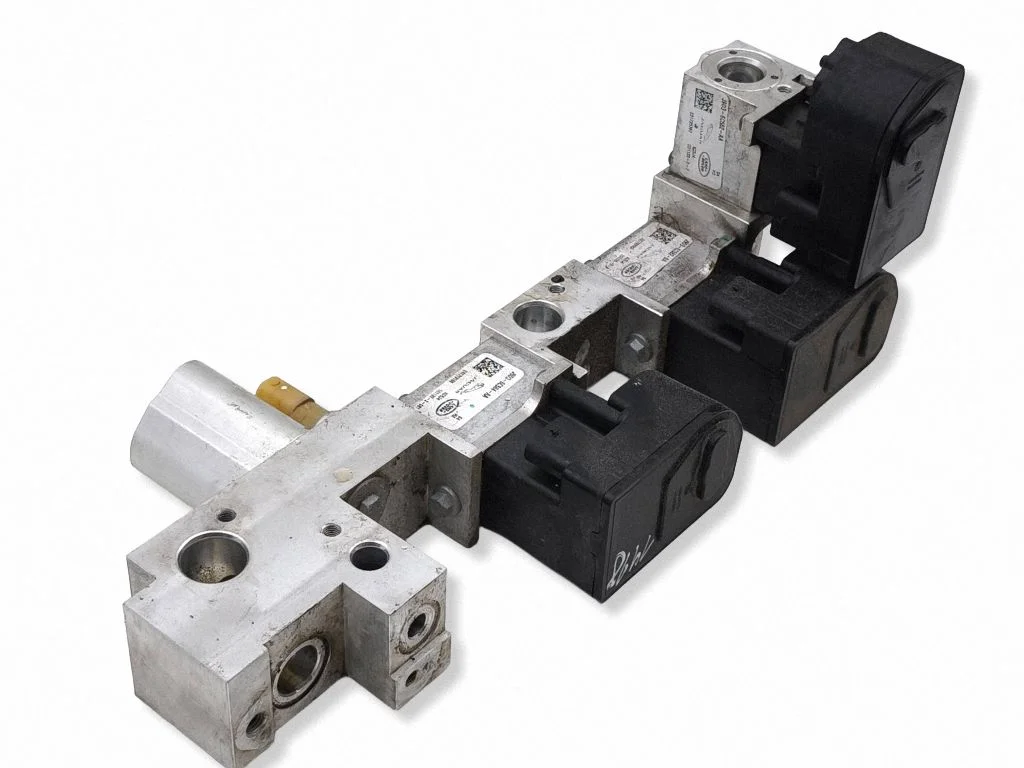 Air conditioning (A/C) expansion valve J9D36C584AA