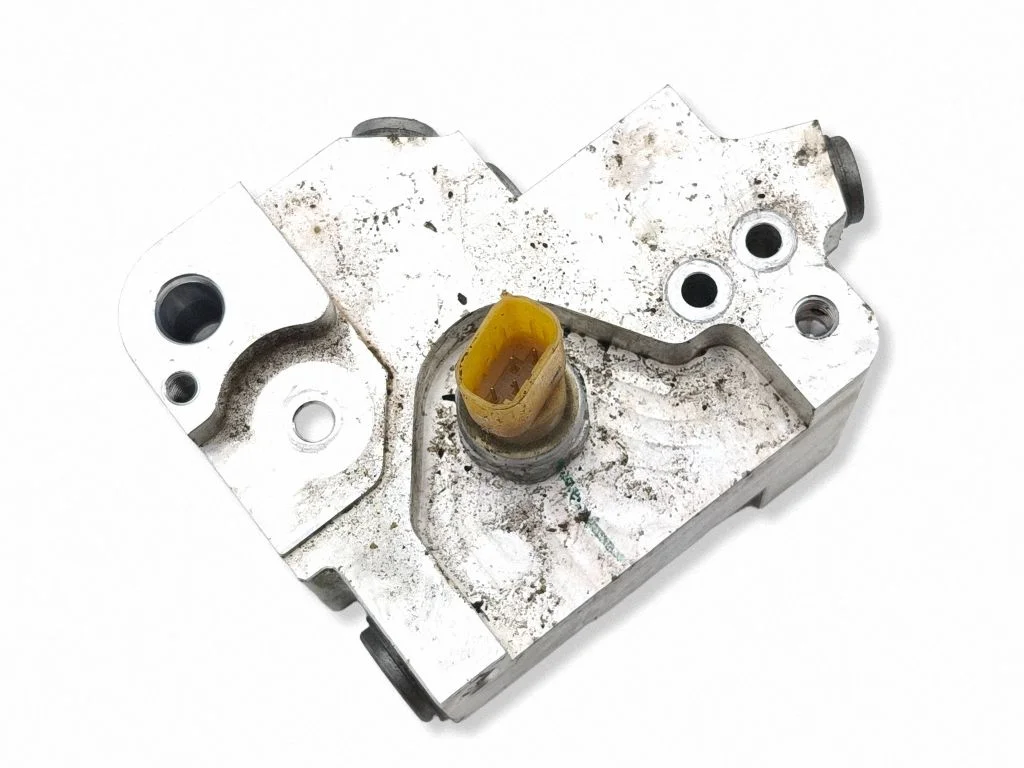 Air conditioning (A/C) expansion valve JPLA8D314AA