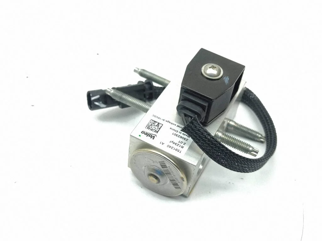 Air conditioning (A/C) expansion valve T591240