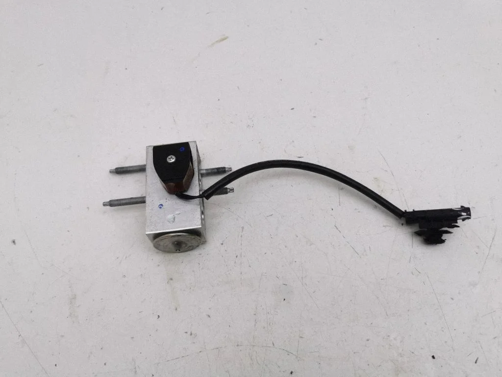 Air conditioning (A/C) expansion valve T99085BB
