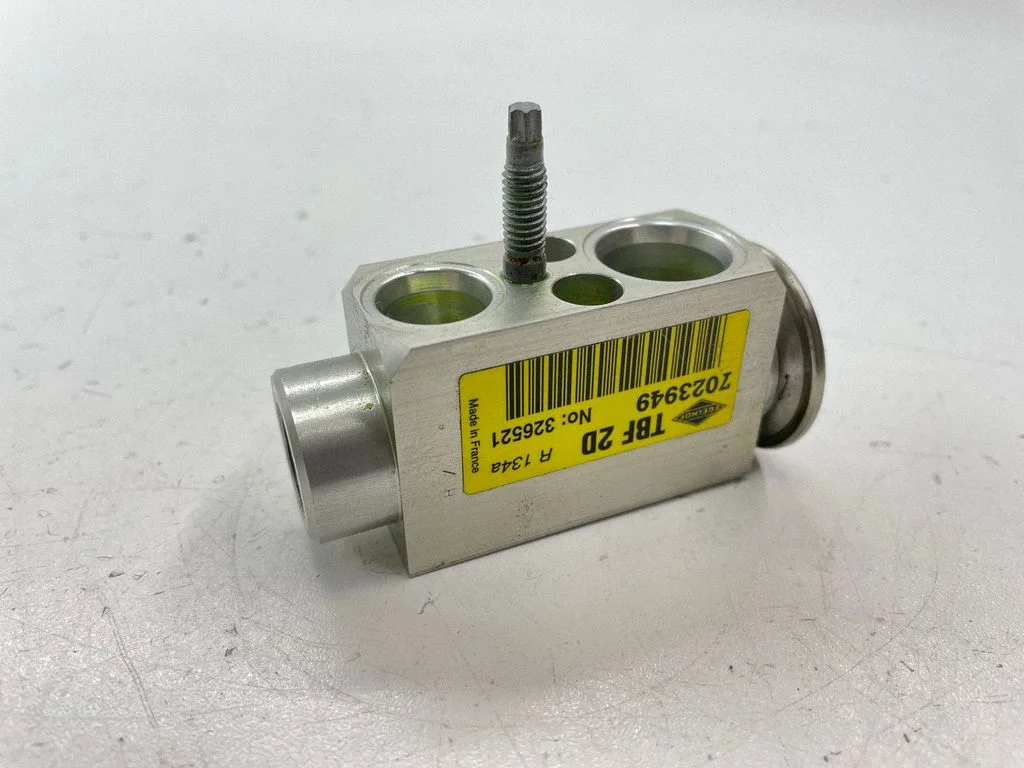 Air conditioning (A/C) expansion valve 7023949