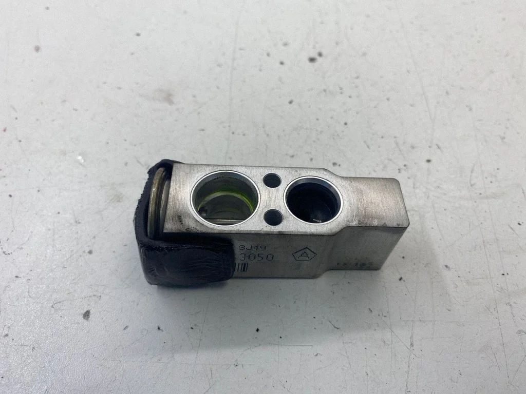 Air conditioning (A/C) expansion valve – Toyota Avensis T250 (2006-2009)