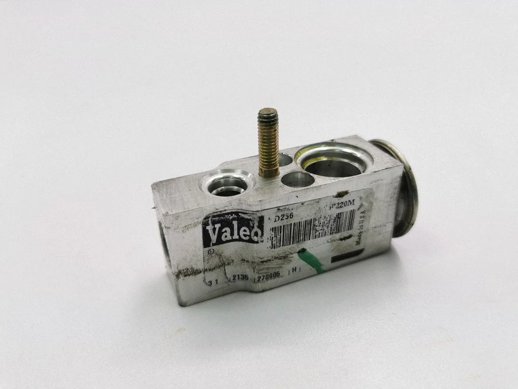 Air conditioning (A/C) expansion valve – Mercedes-Benz ML-Class W164 (2005-2011)