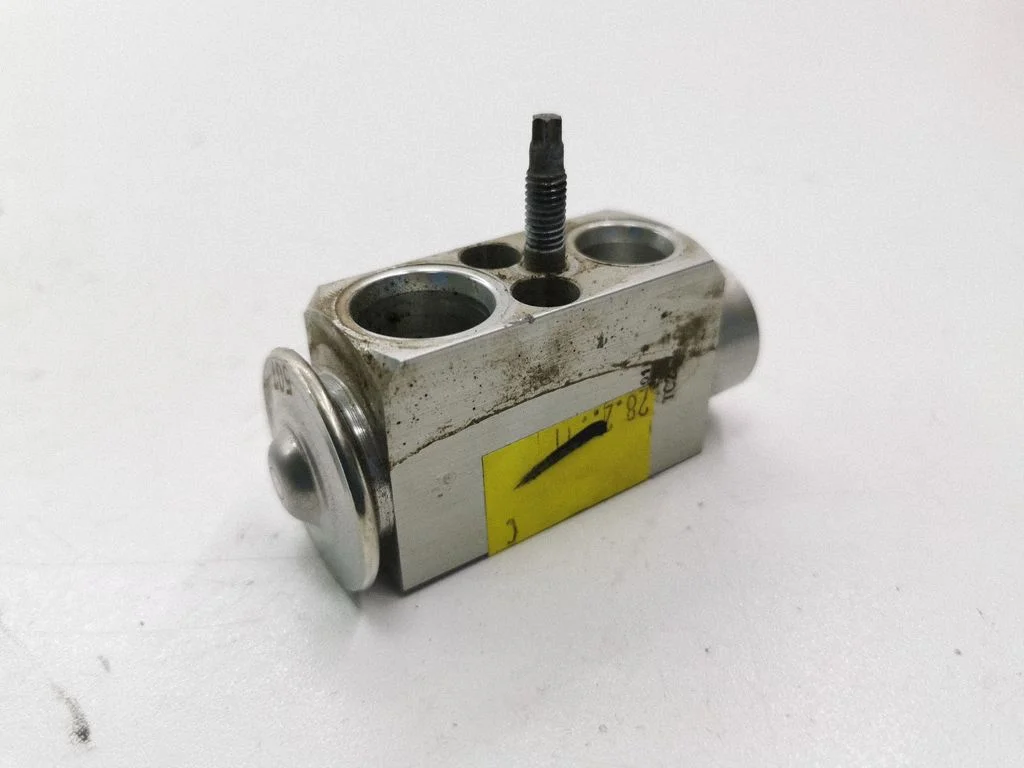 Air conditioning (A/C) expansion valve AV6N19849AB