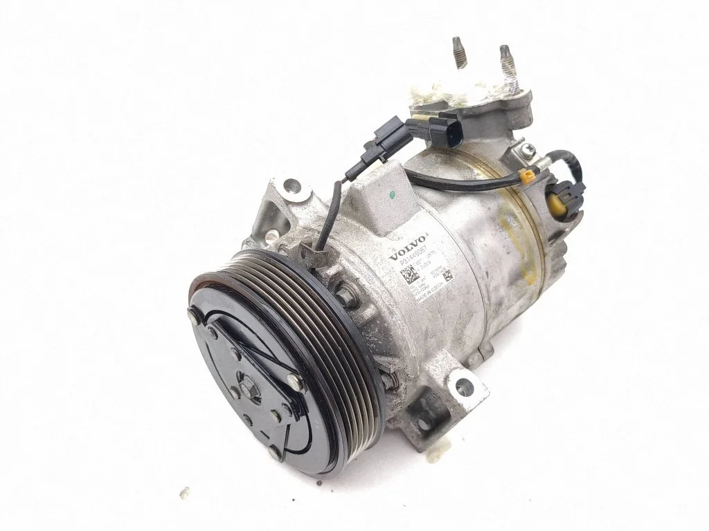 Air conditioning (A/C) compressor (pump) 31449067
