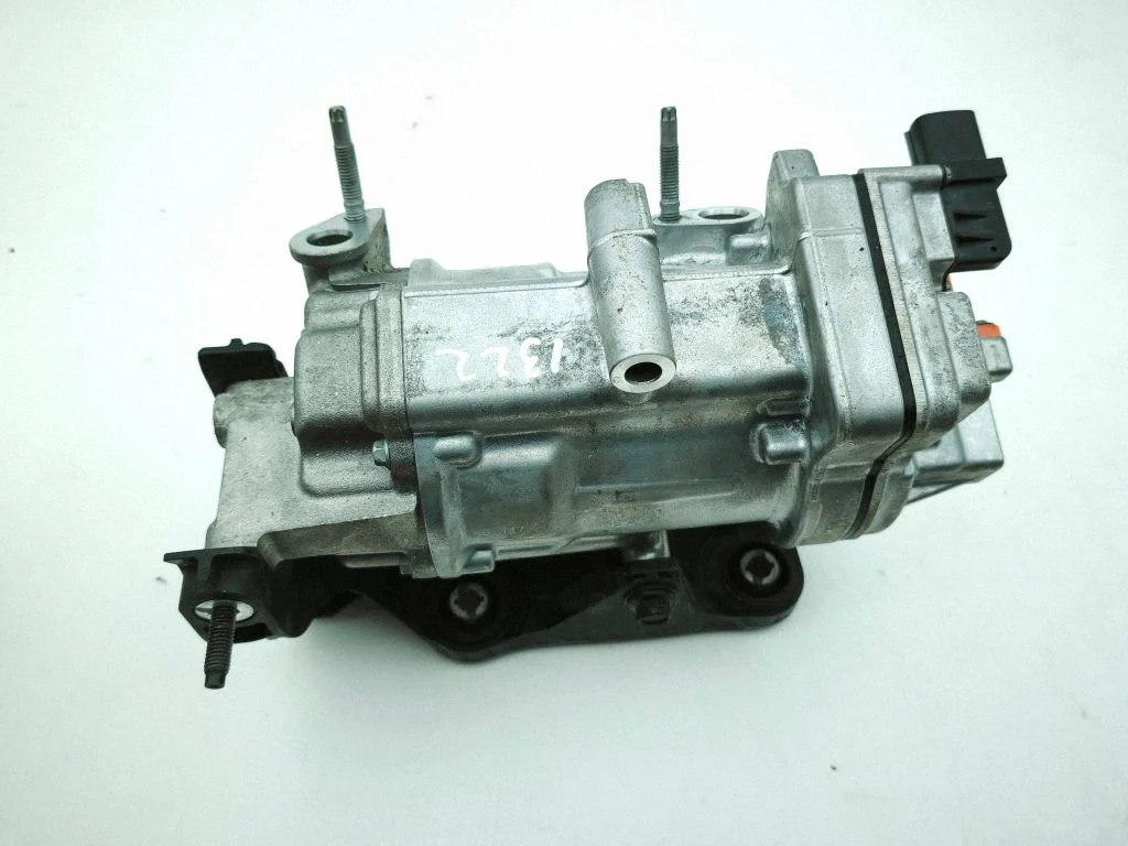 Air conditioning (A/C) compressor (pump) LJ9H19F669