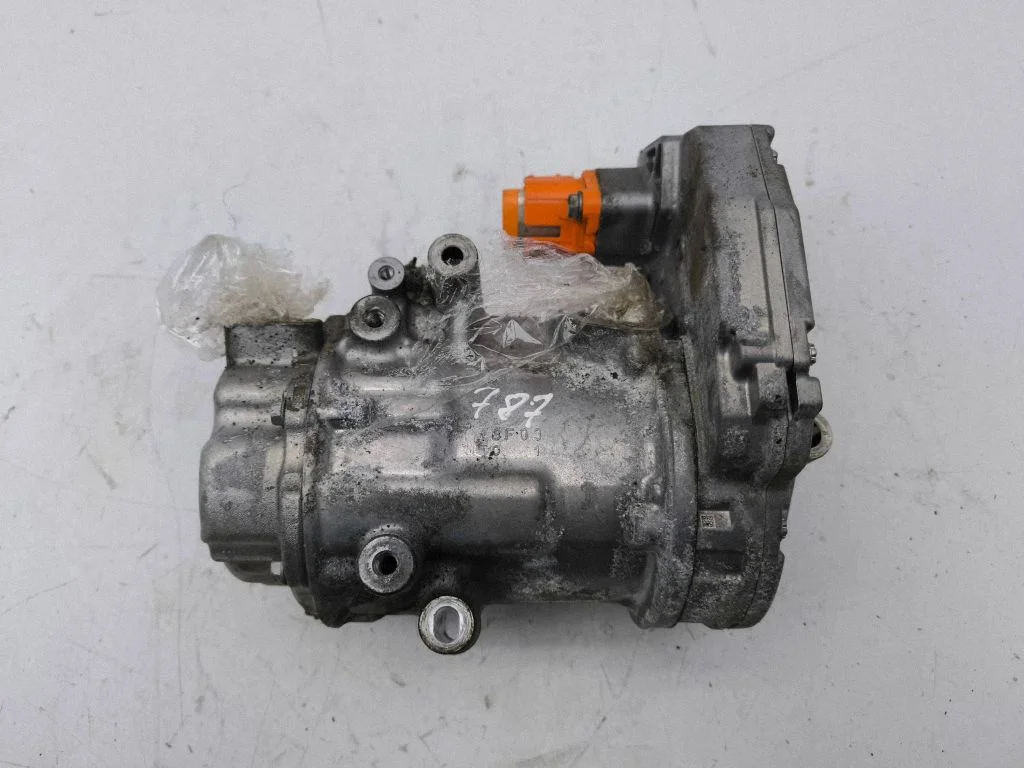 Air conditioning (A/C) compressor (pump) 926005MZ0A – Renault Megane Mégane Renault Sport III (IV Based) (2017-2023)