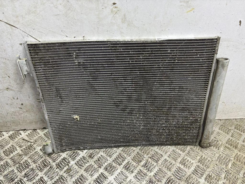 Kliimaseadme jahutusradiaator (kondensaator)