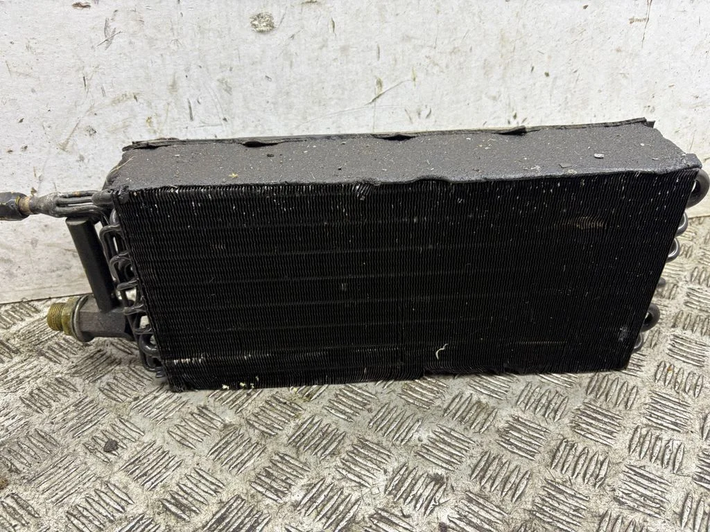 Kliimaseadme jahutusradiaator (kondensaator) – Rolls-Royce Silver Spur (1980-1998)