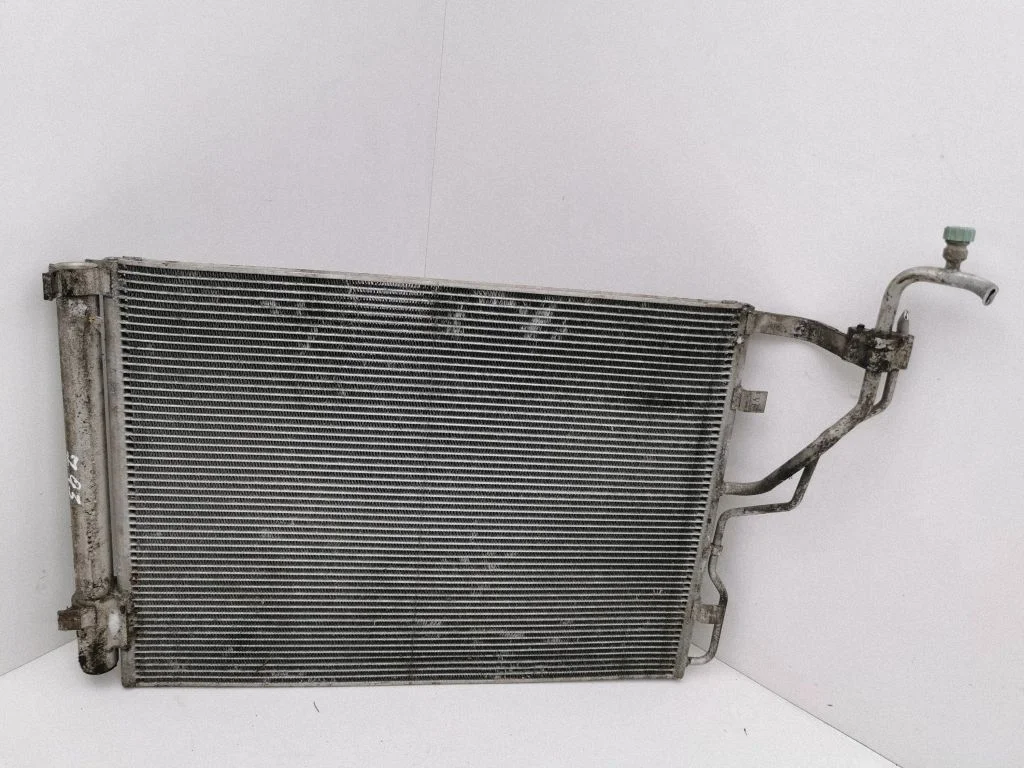 Kliimaseadme jahutusradiaator (kondensaator)